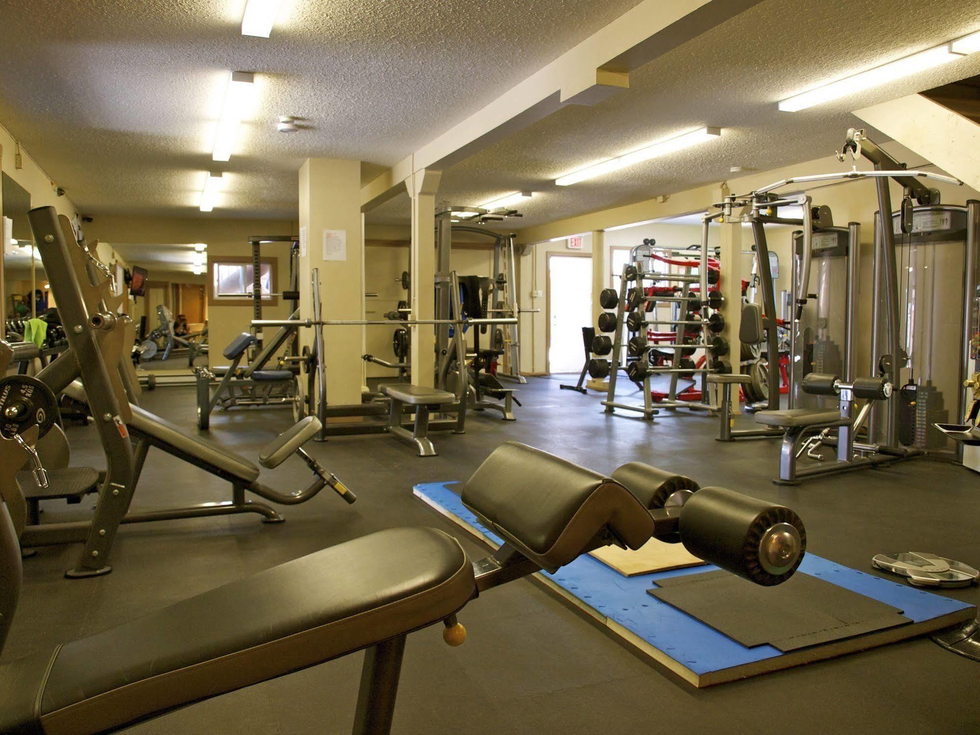 Ypc Fitness & Accomodations Invermere Exterior foto